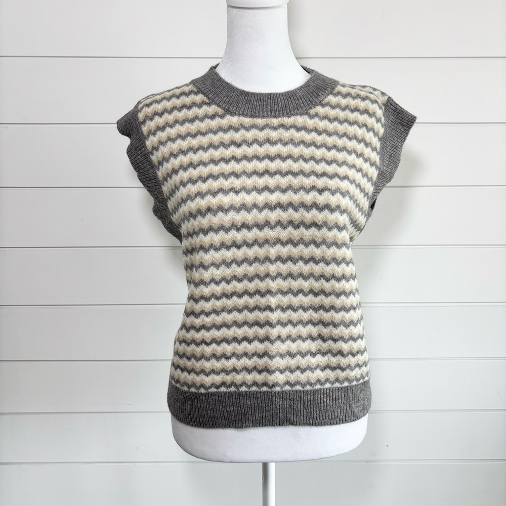 Debut Chevron Printed Crew Neck Cropped Sweater‎ Vest Tan Size M Sleeveless Crew